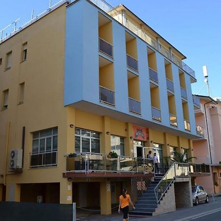 Hotel Berna Rimini Esterno foto
