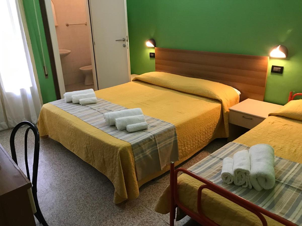 Hotel Berna Rimini Esterno foto