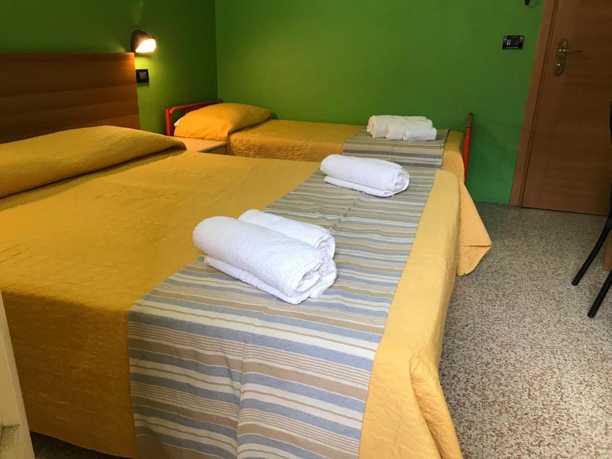 Hotel Berna Rimini Esterno foto