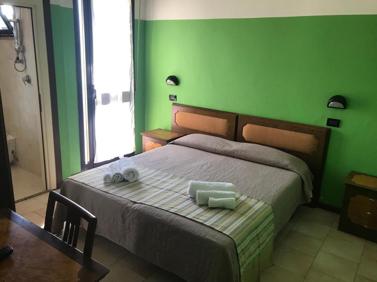 Hotel Berna Rimini Esterno foto